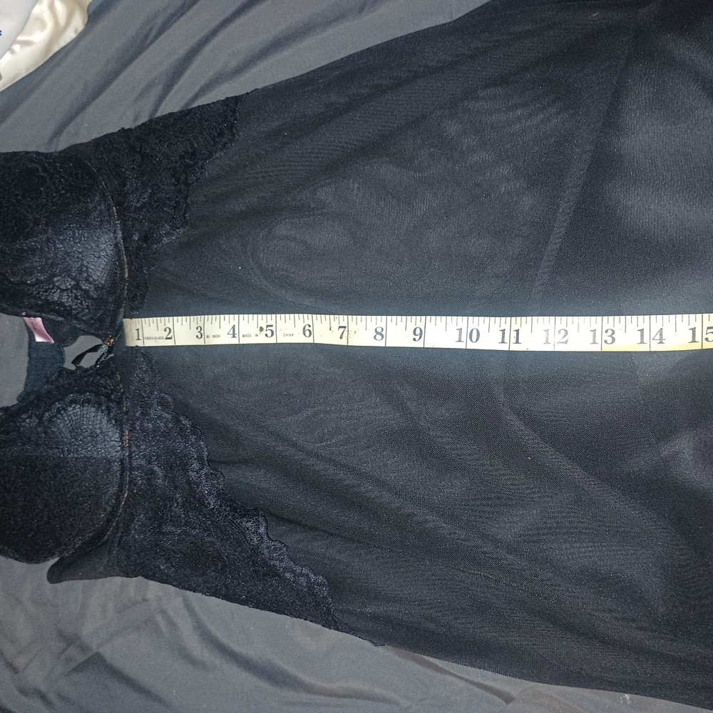 Elegant Black Lace Sleepwear